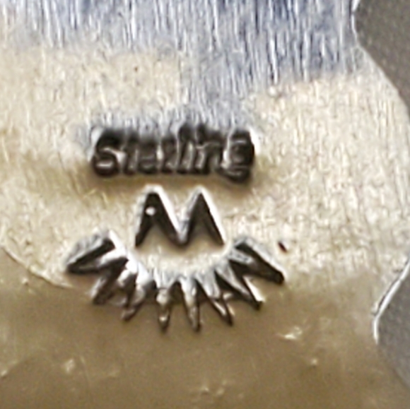 AUTHENTIC EUC NATIVE AMERICAN STERLING AND TURQUOISE CUFF BRACELET - Picture 4 of 15